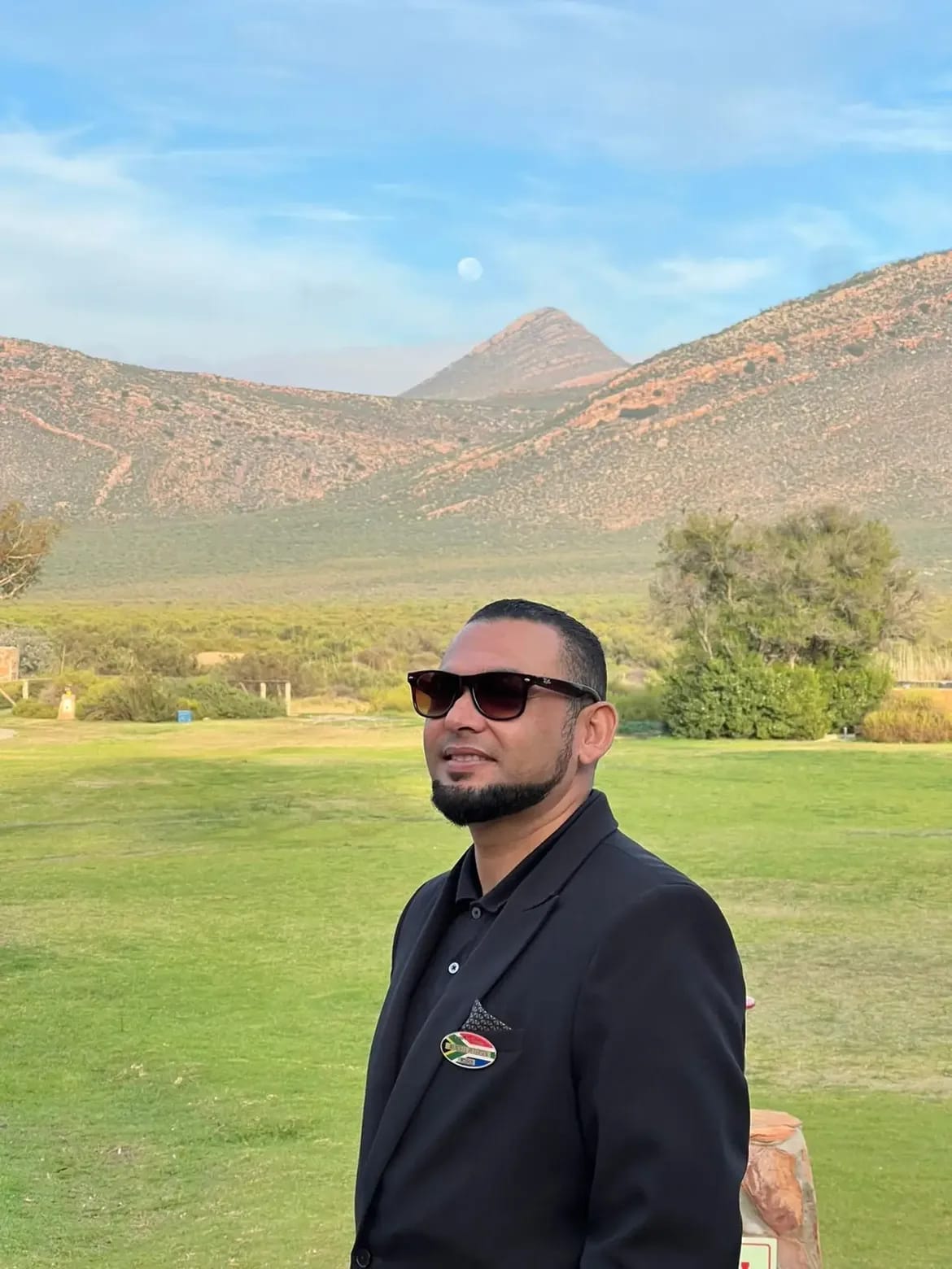 Wendell, your local Cape Town host, with the Cape mountains behind him